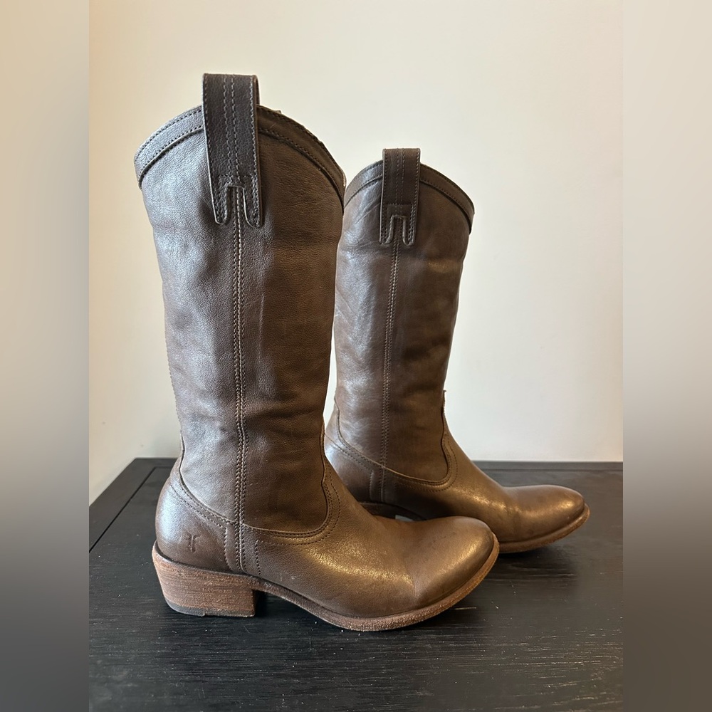 Frye Women Carson Pull-On Heeled Leather Boot Brown Made In Mexico Size 7.5 B20